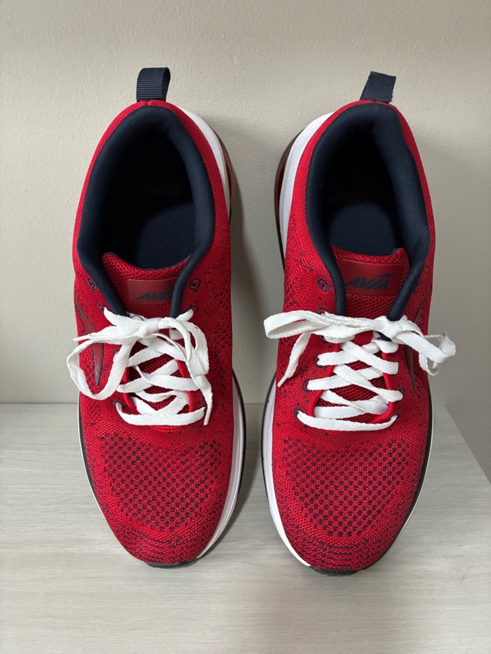Avia m’en 02 air Red Athletic Sneakers with White Laces in size12